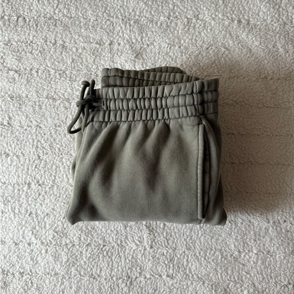 TNA Sweatfleece Boyfriend Olive Green Cozy Fleece Pants